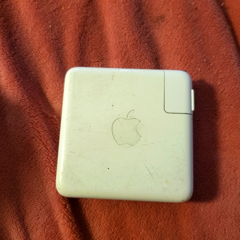MacBook Pro Power adapter